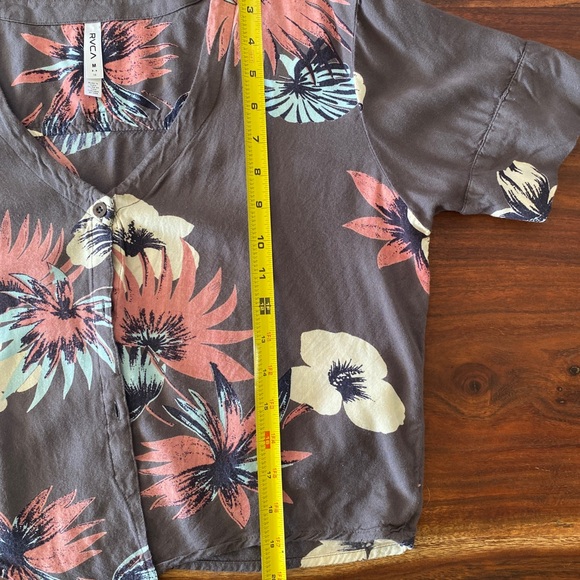 RVCA Reef Front-tie top size medium - Picture 6 of 8